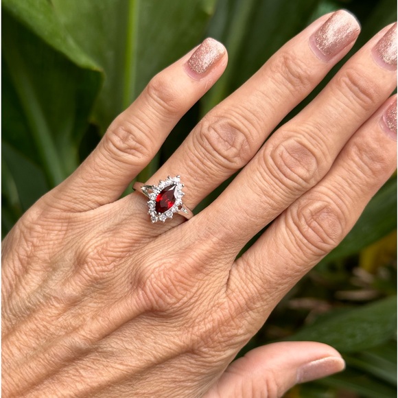 R47. Elegant Swarovski Ruby & Diamond Marquise Crystal Silver Ring - Size 6.25 - Picture 3 of 4